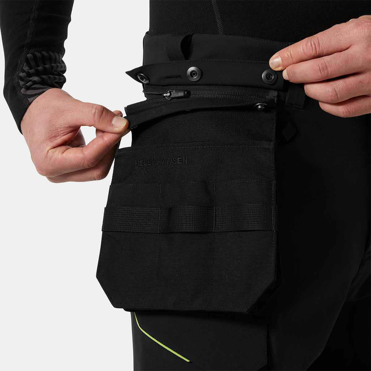 Helly Hansen Magni Evolution HH Connect Cargo Shorts - Pocket Helly Hansen Magni Evolution HH Connect Cargo Shorts - Pocket