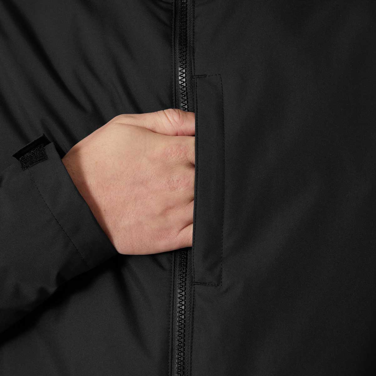 Helly Hansen Manchester 2.0 Winter Jacket - chest pocket Helly Hansen Manchester 2.0 Winter Jacket - chest pocket
