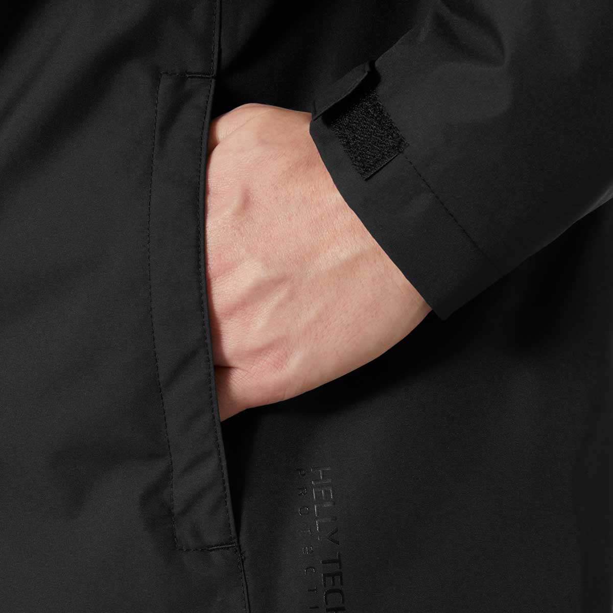 Helly Hansen Manchester 2.0 Winter Jacket - pocket detail Helly Hansen Manchester 2.0 Winter Jacket - pocket detail