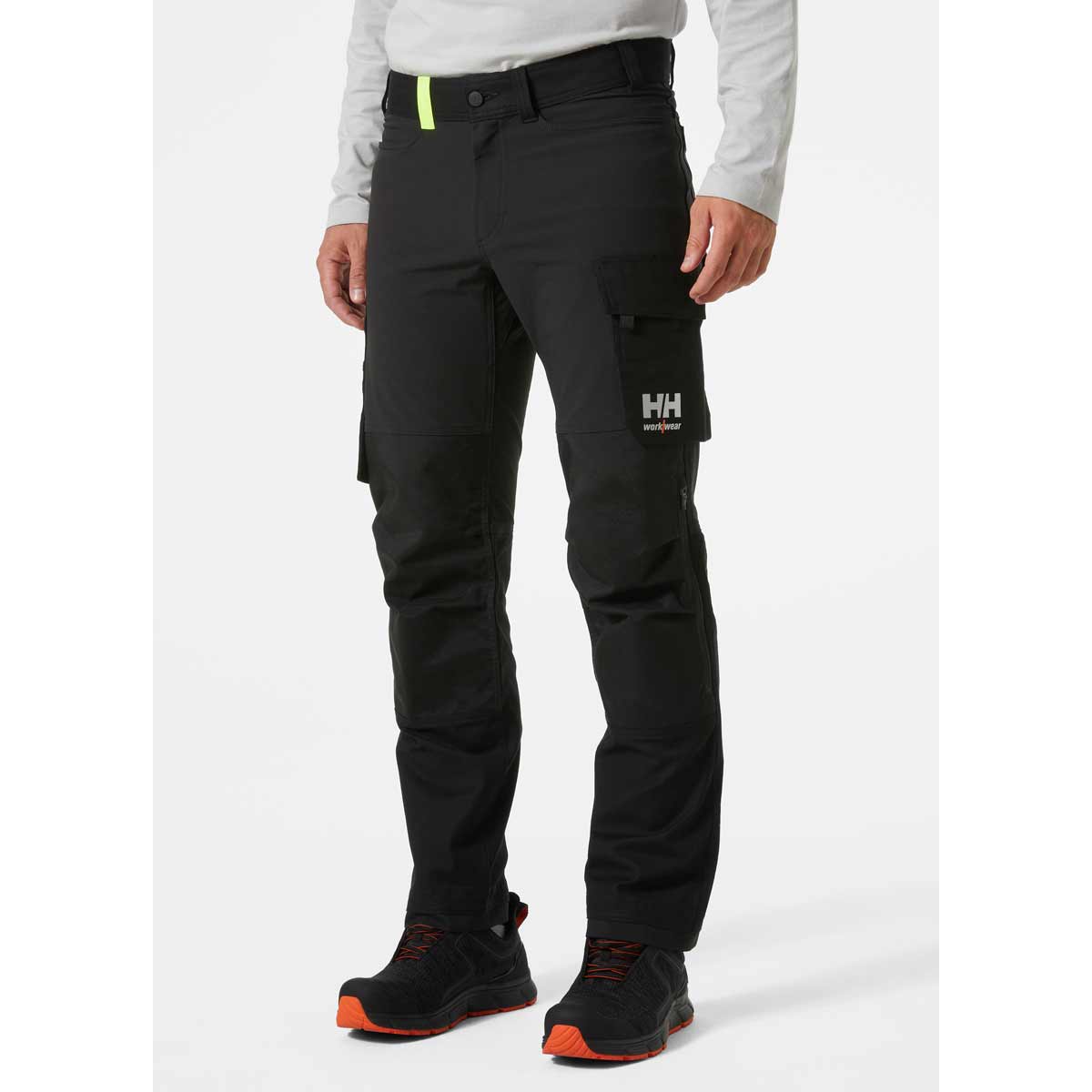 Helly-Hansen-Oxford--4X-Work-Pant-Black-LIfestyle Helly-Hansen-Oxford--4X-Work-Pant-Black-LIfestyle