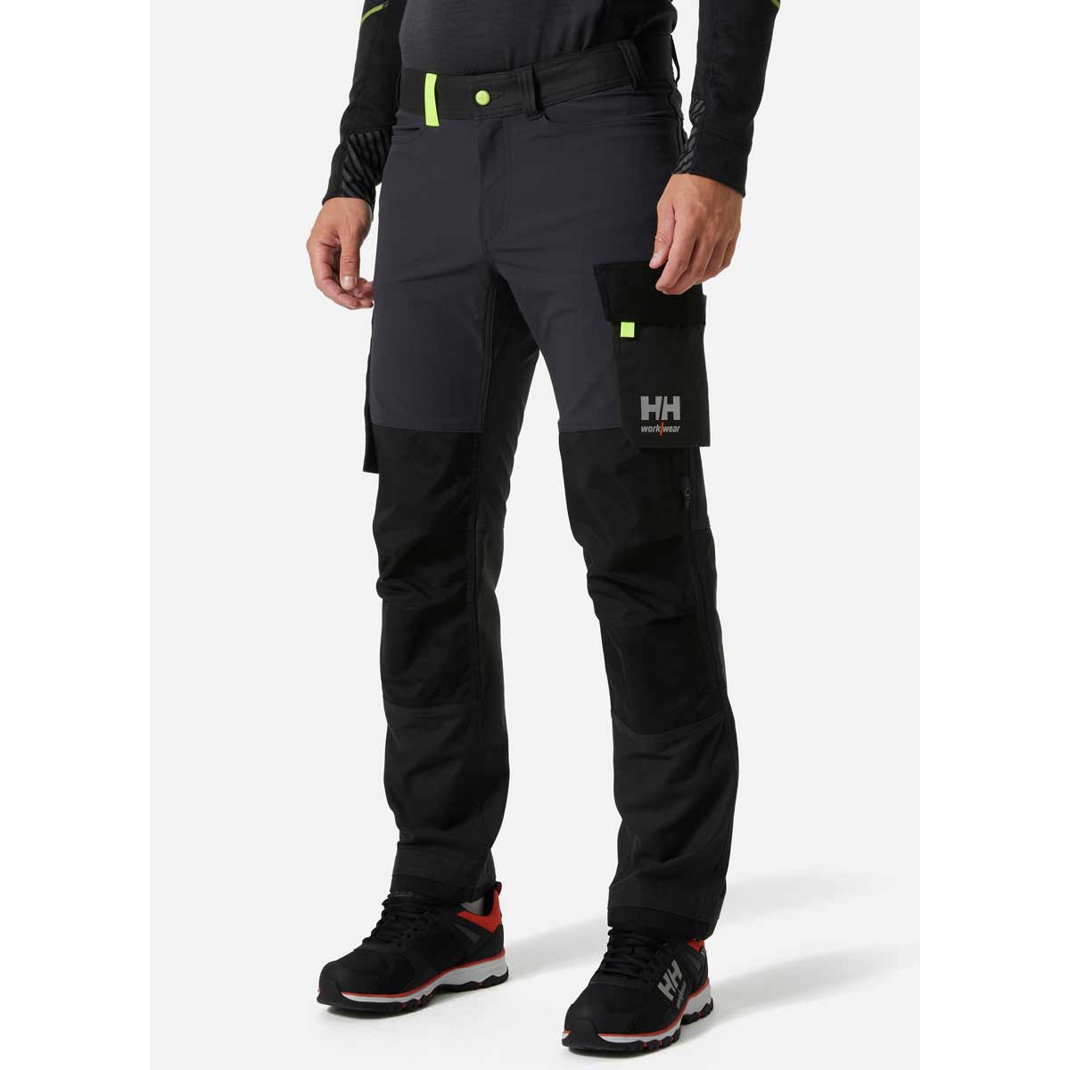 Helly-Hansen-Oxford--4X-Work-Pant-Ebony-Black-LIfestyle Helly-Hansen-Oxford--4X-Work-Pant-Ebony-Black-LIfestyle