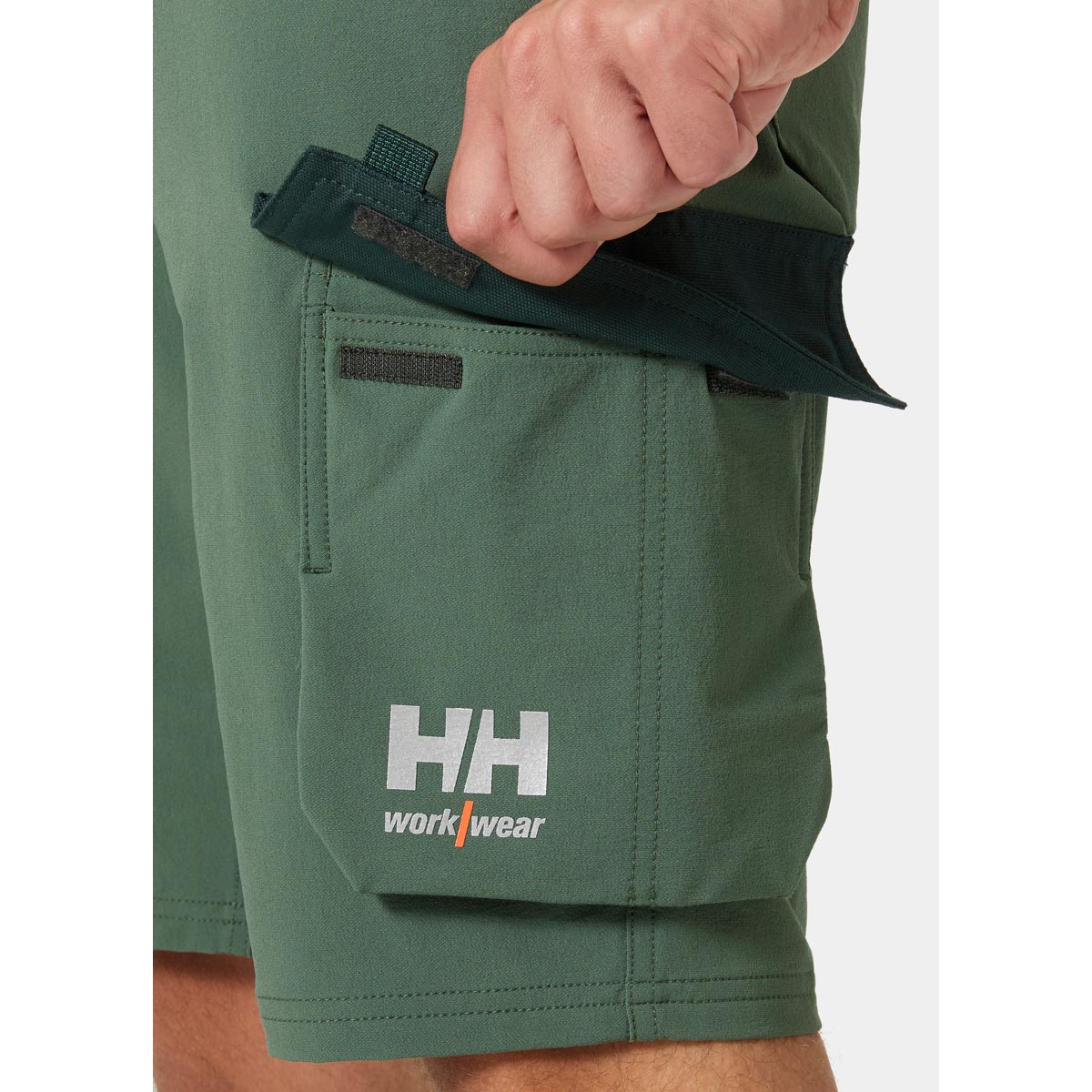 Helly Hansen Oxford 4X Cargo Shorts - Left Pocket Detail Helly Hansen Oxford 4X Cargo Shorts - Left Pocket Detail