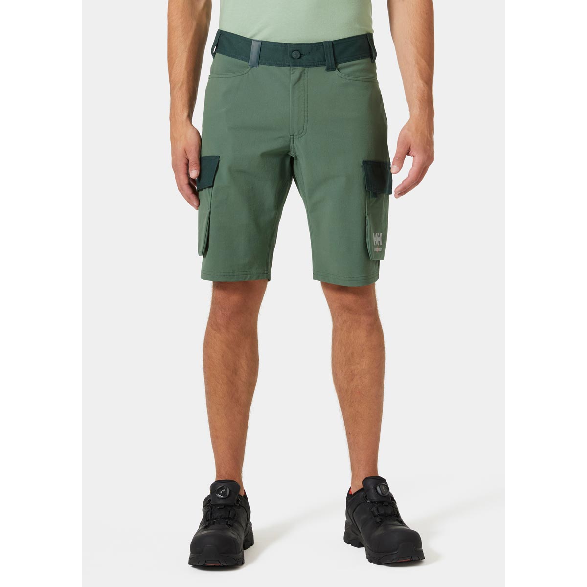Helly Hansen Oxford 4X Cargo Shorts - Spruce On Model Helly Hansen Oxford 4X Cargo Shorts - Spruce On Model