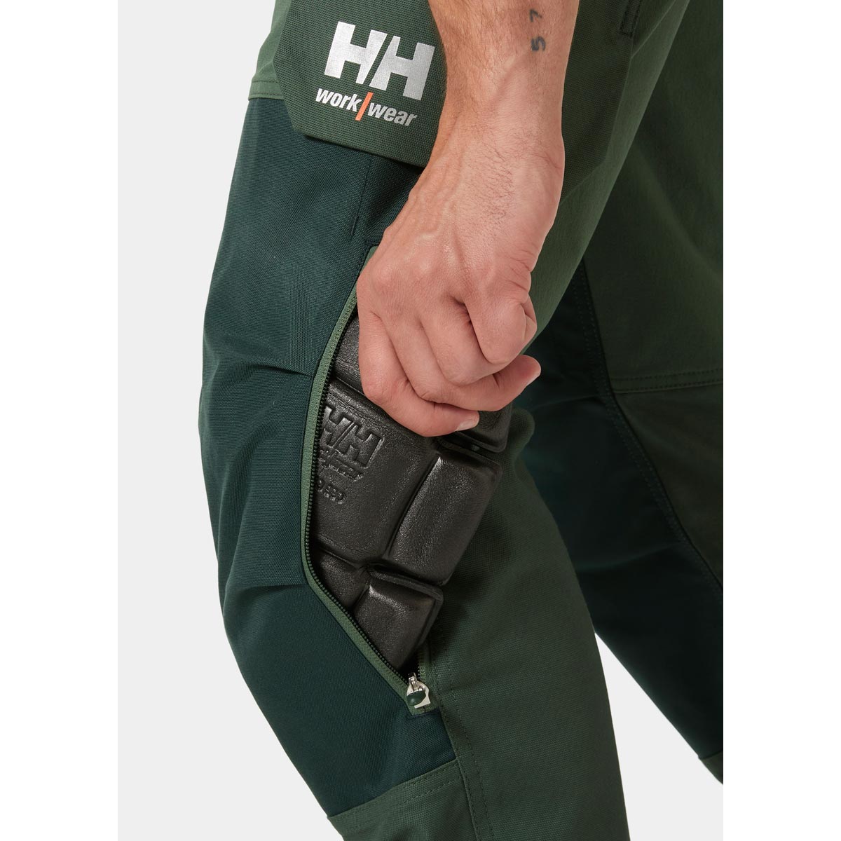 Helly Hansen Oxford 4X HH Connect™ Pant - Spruce Knee Pocket Detail Helly Hansen Oxford 4X HH Connect™ Pant - Spruce Knee Pocket Detail