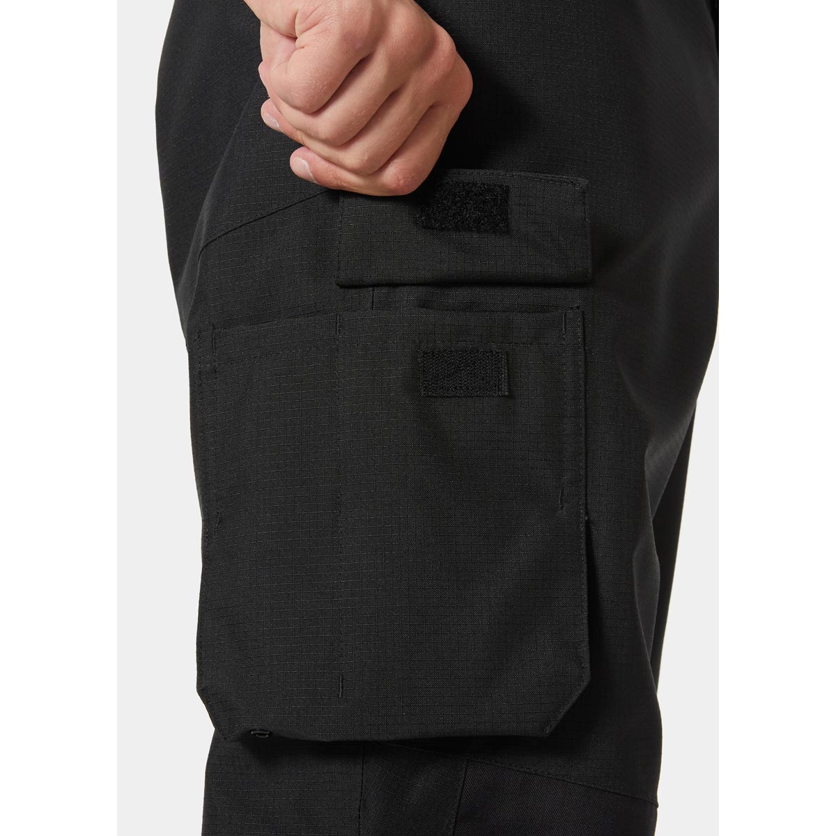 Helly Hansen Oxford Shell Cargo Pant - Pocket Detail Helly Hansen Oxford Shell Cargo Pant - Pocket Detail