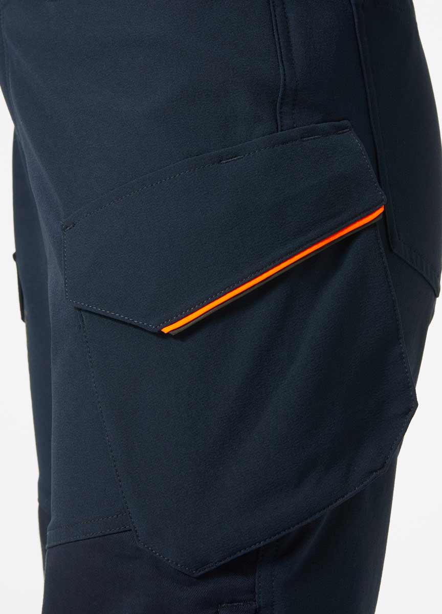 Helly-Hansen-Women_s-Luna-BRZ-Service-Pant-Navy-Pocket-detail Helly-Hansen-Women_s-Luna-BRZ-Service-Pant-Navy-Pocket-detail