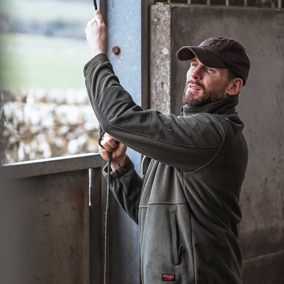 Hoggs of Fife Green King II Stormproof ¼ Zip Bonded-Fleece - lifestyle Hoggs of Fife Green King II Stormproof ¼ Zip Bonded-Fleece - lifestyle
