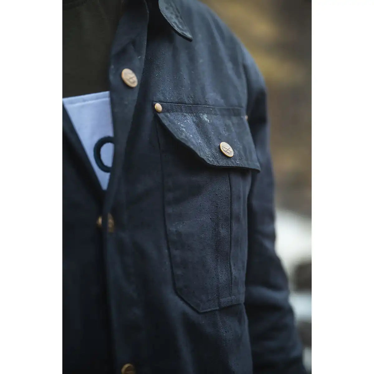 Hoggs of Fife Huntly Waxed Canvas Utility Overshirt - Midnight Navy - Chest Pocket Close Up Hoggs of Fife Huntly Waxed Canvas Utility Overshirt - Midnight Navy - Chest Pocket Close Up
