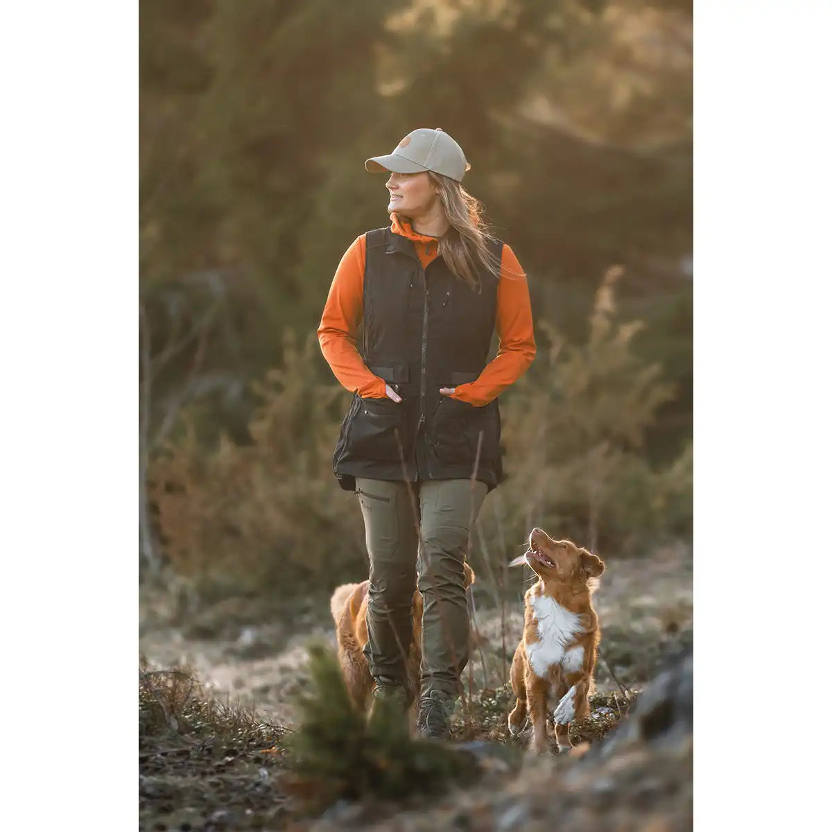 Pinewood Dog Sports Womens Trainer Vest- Black - lifestyle model Pinewood Dog Sports Womens Trainer Vest- Black - lifestyle model