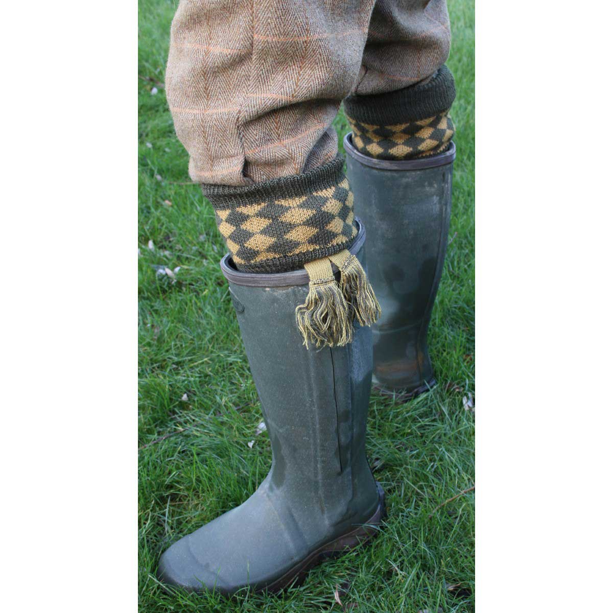 Jack Pyke Harlequin Socks - green on model Jack Pyke Harlequin Socks - green on model