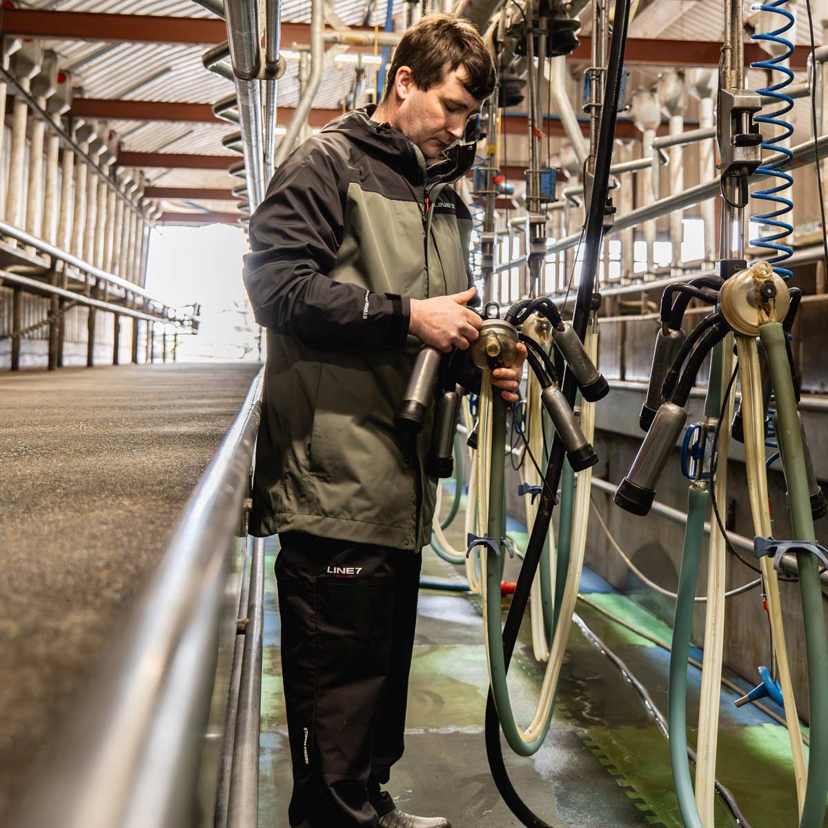 Line 7 Territory Storm Pro20 Waterproof 3 Layer Jacket - Moss - On Model Line 7 Territory Storm Pro20 Waterproof 3 Layer Jacket - Moss - On Model