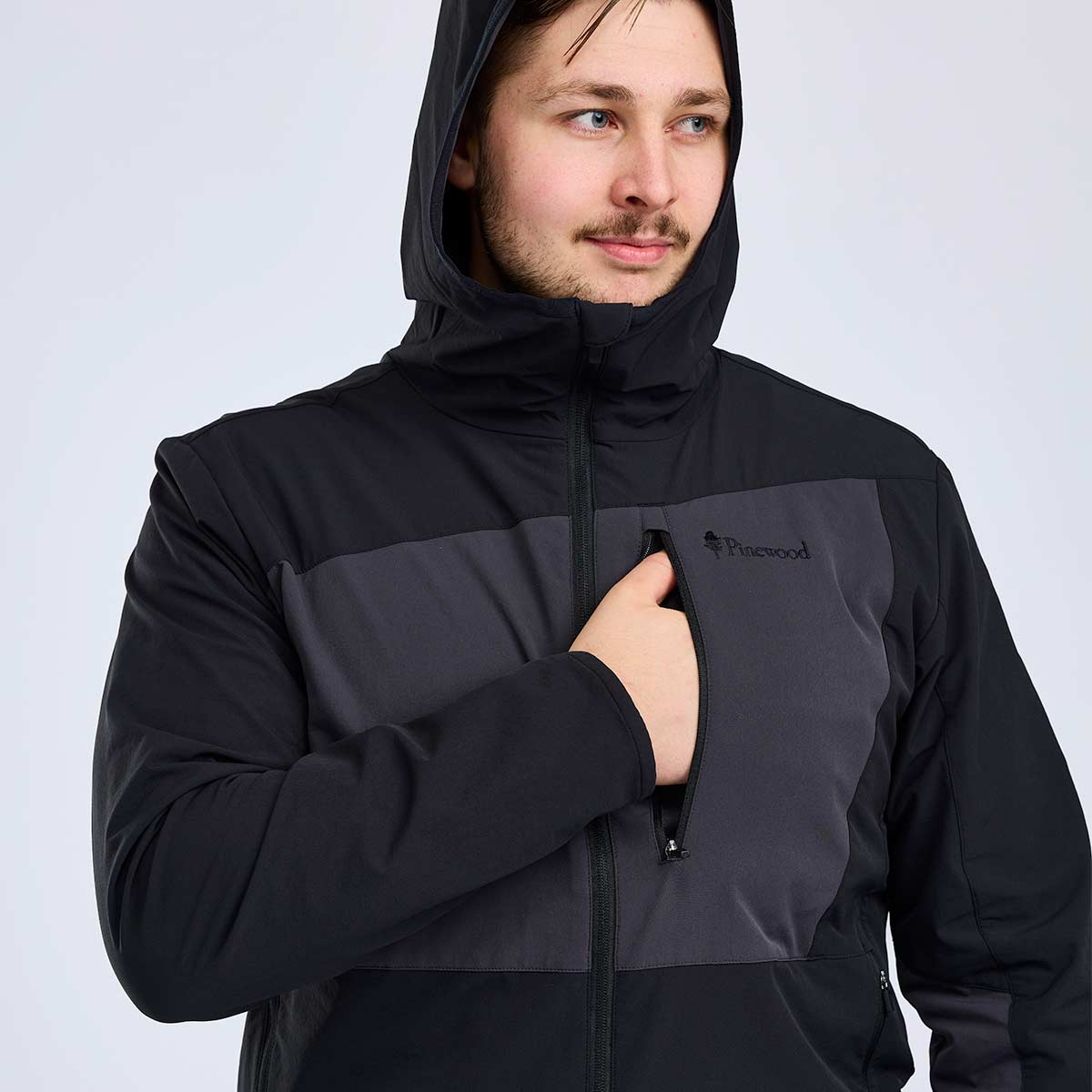 Pinewood Abisko Light Stretch Jacket - Dark Anthracite - Chest Pocket Pinewood Abisko Light Stretch Jacket - Dark Anthracite - Chest Pocket