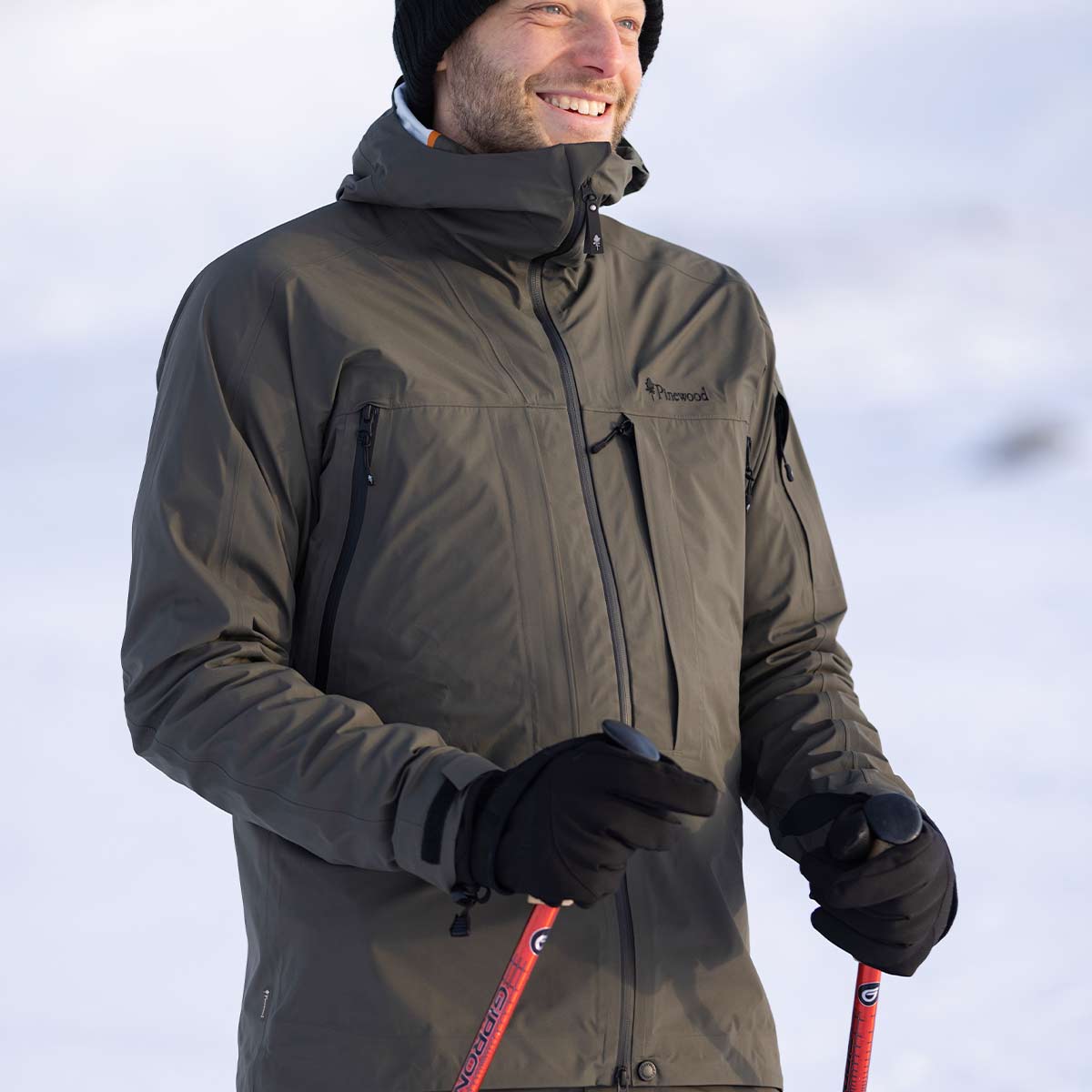 Pinewood Abisko Pathfinders 3L Jacket - Model Pinewood Abisko Pathfinders 3L Jacket - Model