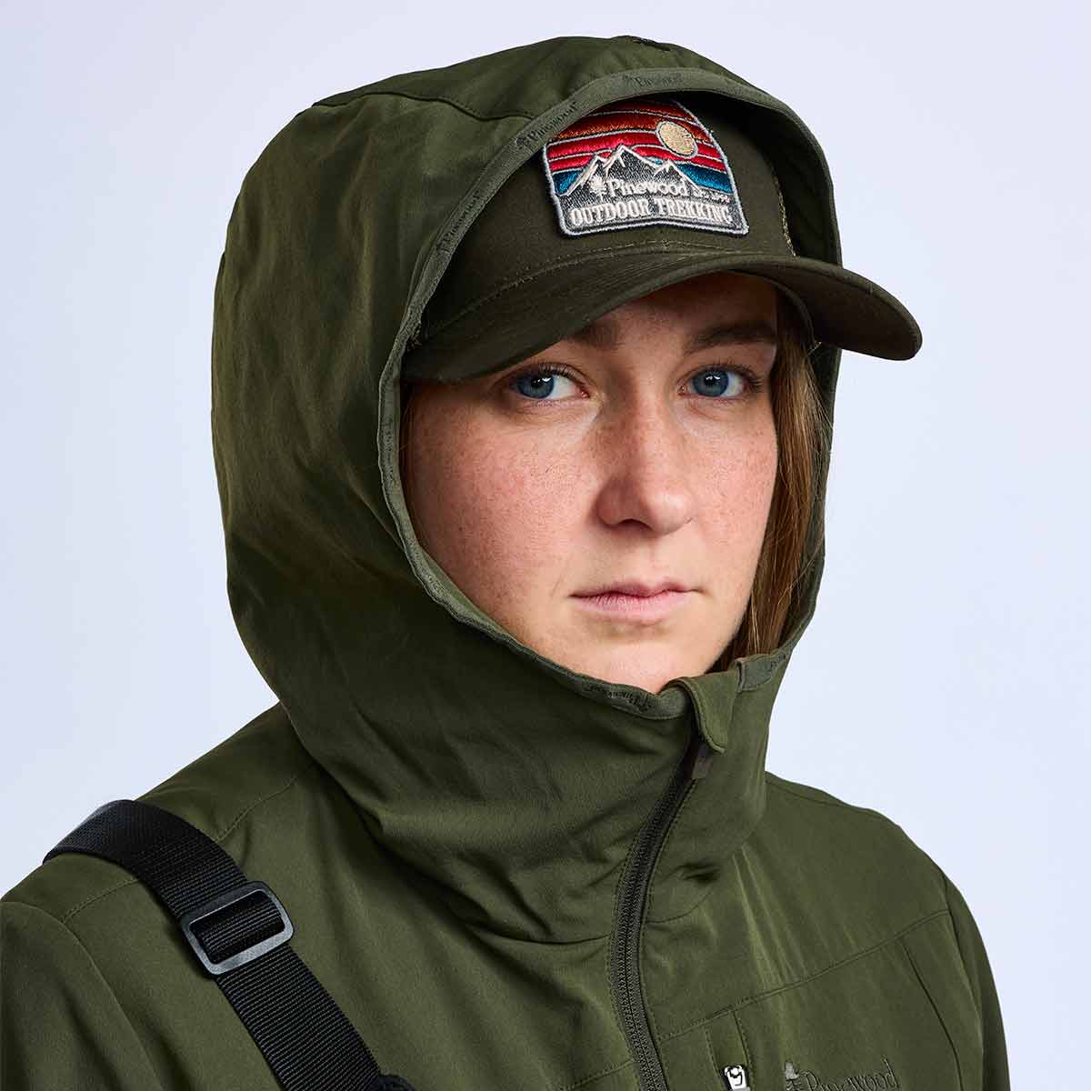 Pinewood Abisko Women's Light Stretch Jacket - Moss Green - Hood Pinewood Abisko Women's Light Stretch Jacket - Moss Green - Hood