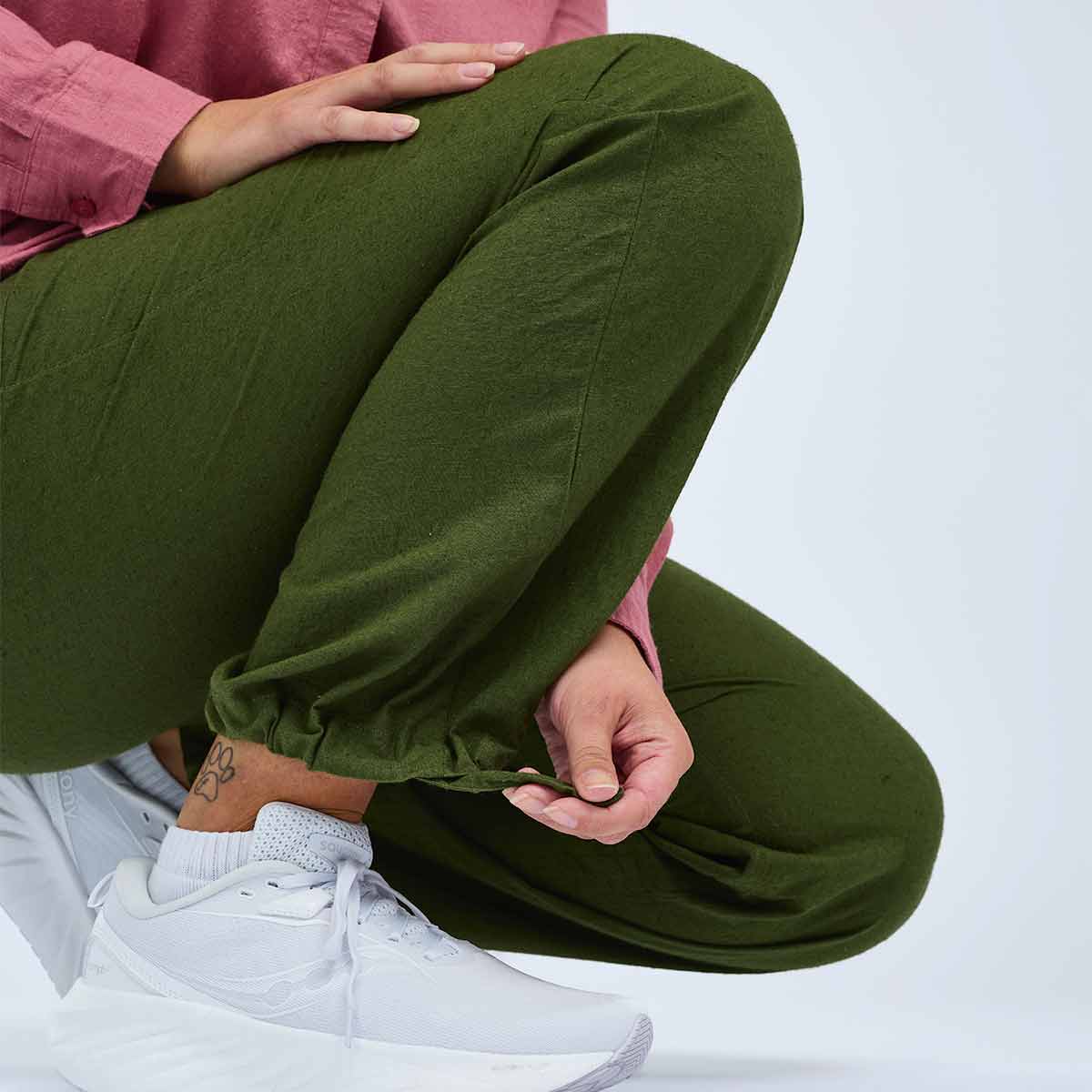 Pinewood Varnamo Women's Insectsafe Hemp Mix Trousers - Pine Green - Cuff Pinewood Varnamo Women's Insectsafe Hemp Mix Trousers - Pine Green - Cuff