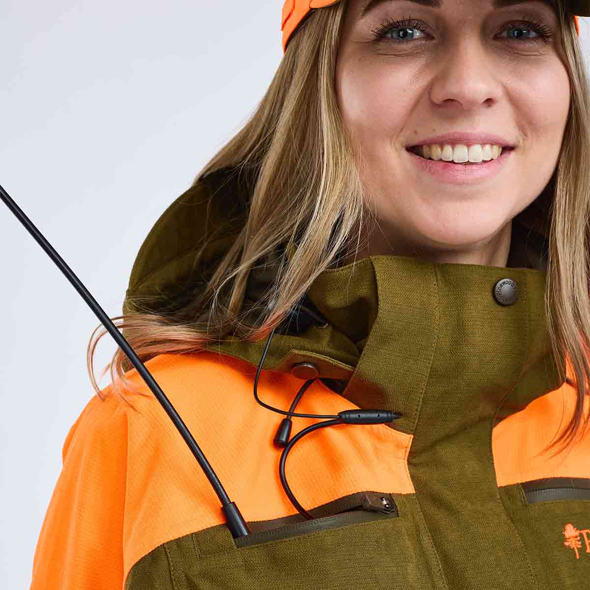 Pinewood Women's Furudal Expert 2L Hunting Jacket - Olive Green/Orange - Detail Pinewood Women's Furudal Expert 2L Hunting Jacket - Olive Green/Orange - Detail