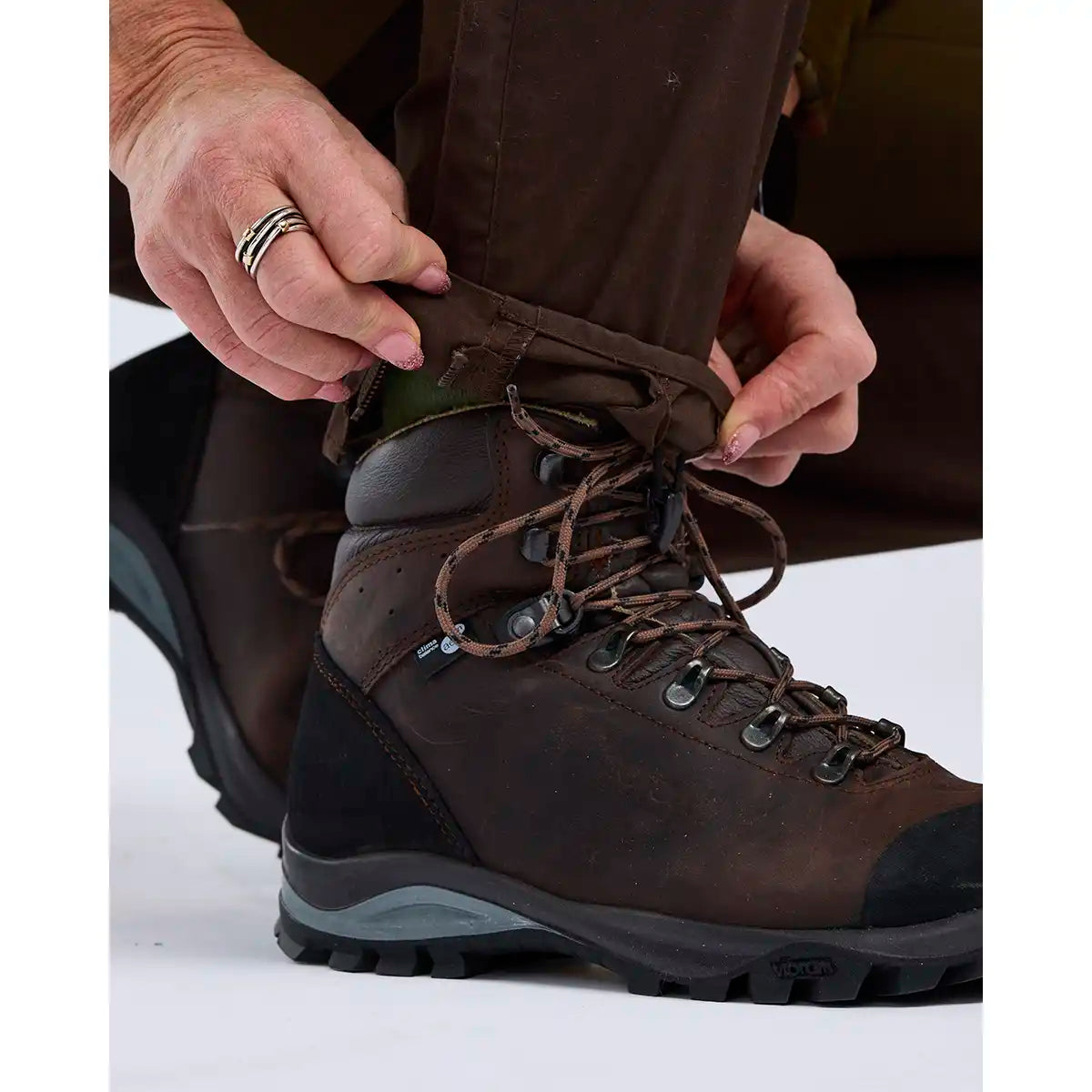 Pinewood Finnveden Hybrid Women's Trousers - Dark Brown - Worn By Model - Ankle Pinewood Finnveden Hybrid Women's Trousers - Dark Brown - Worn By Model - Ankle