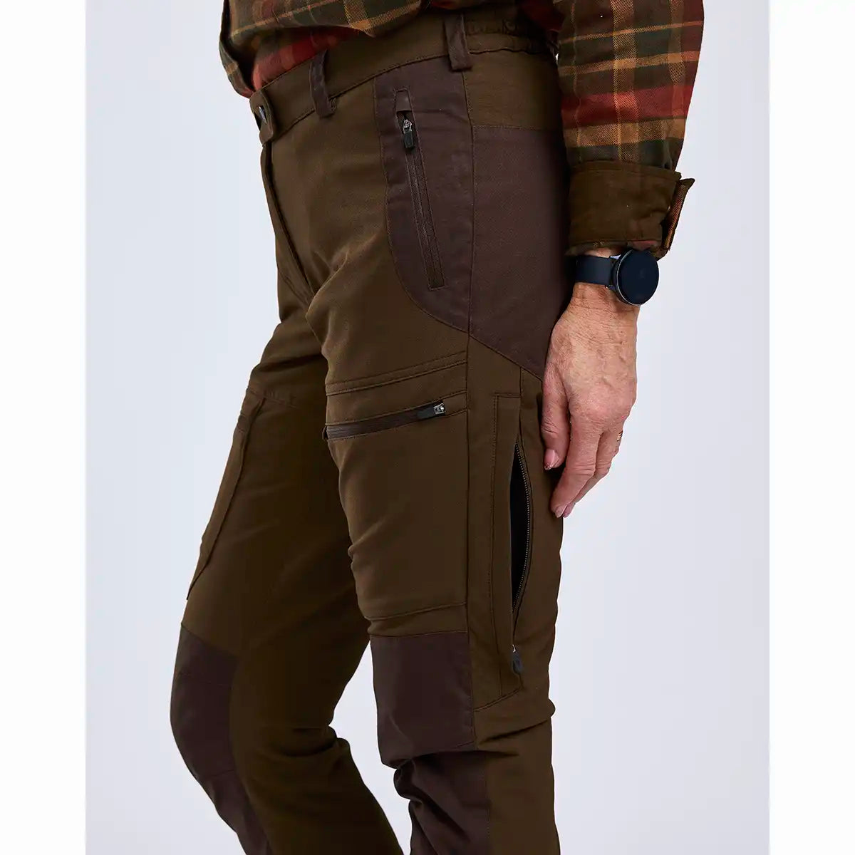 Pinewood Finnveden Hybrid Women's Trousers - Dark Brown - Worn By Model - Air Vent Zip Pinewood Finnveden Hybrid Women's Trousers - Dark Brown - Worn By Model - Air Vent Zip