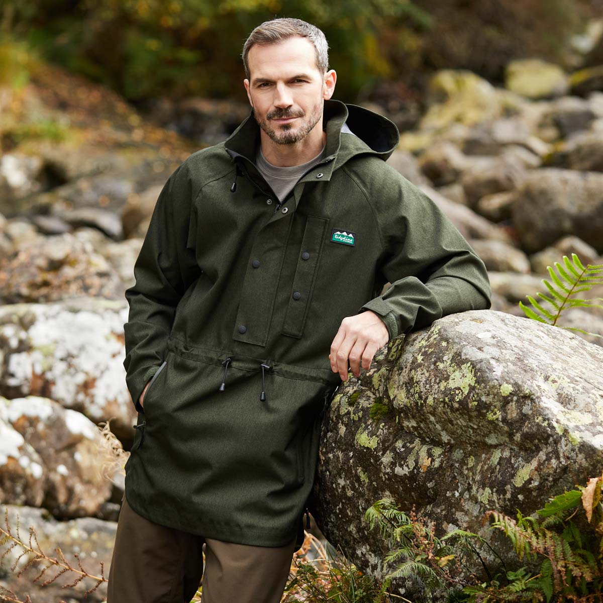 Ridgeline Monsoon Light Smock - Deep Forest - On Model Ridgeline Monsoon Light Smock - Deep Forest - On Model