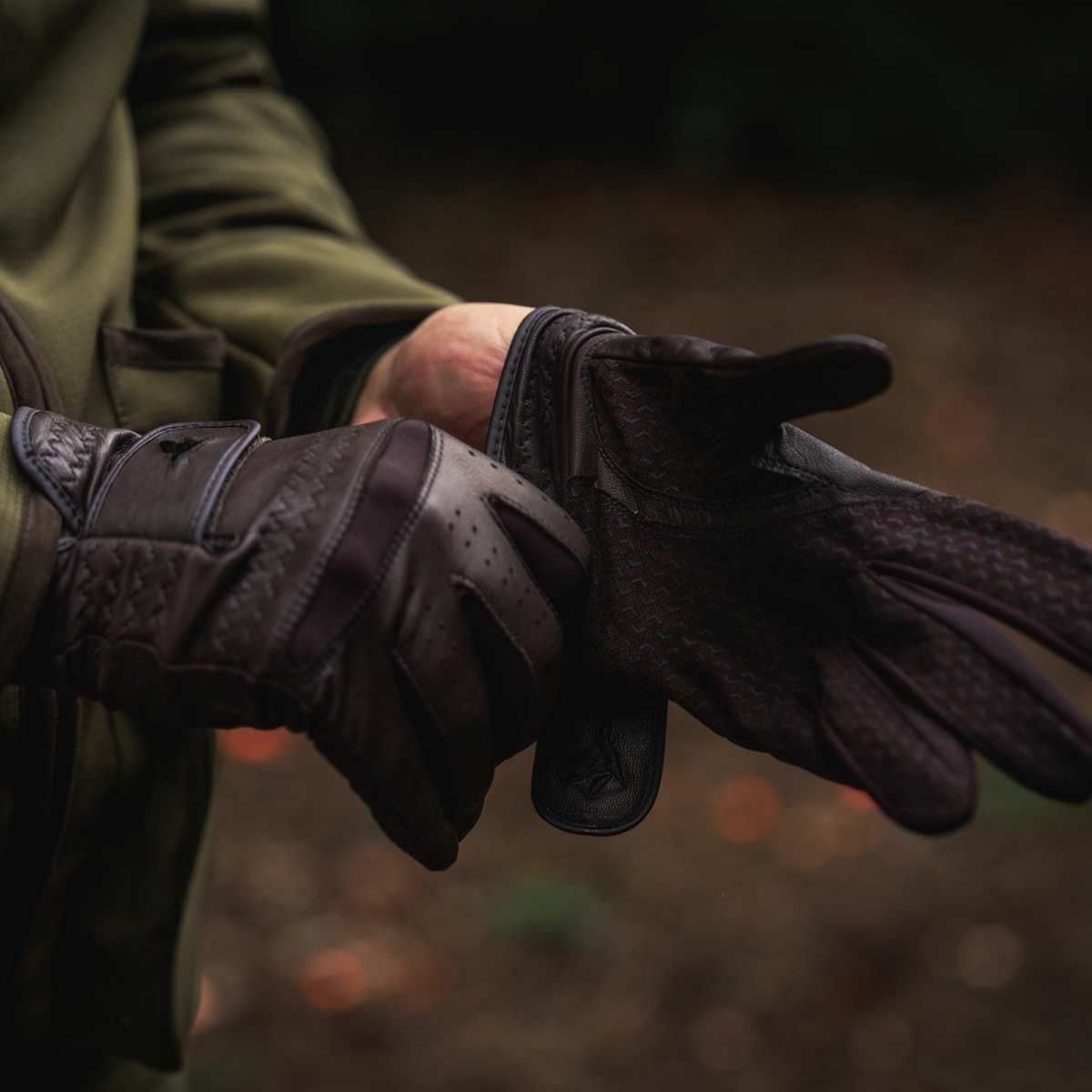Seeland Aim Leather Shooting Gloves - On Model Seeland Aim Leather Shooting Gloves - On Model