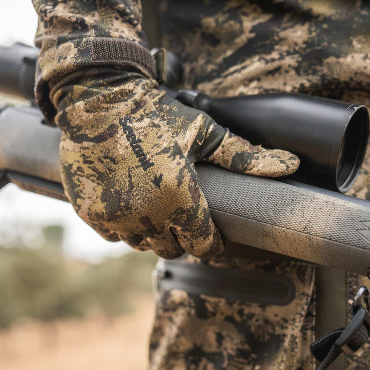 Seeland Grip Camo Gloves - On Model Seeland Grip Camo Gloves - On Model