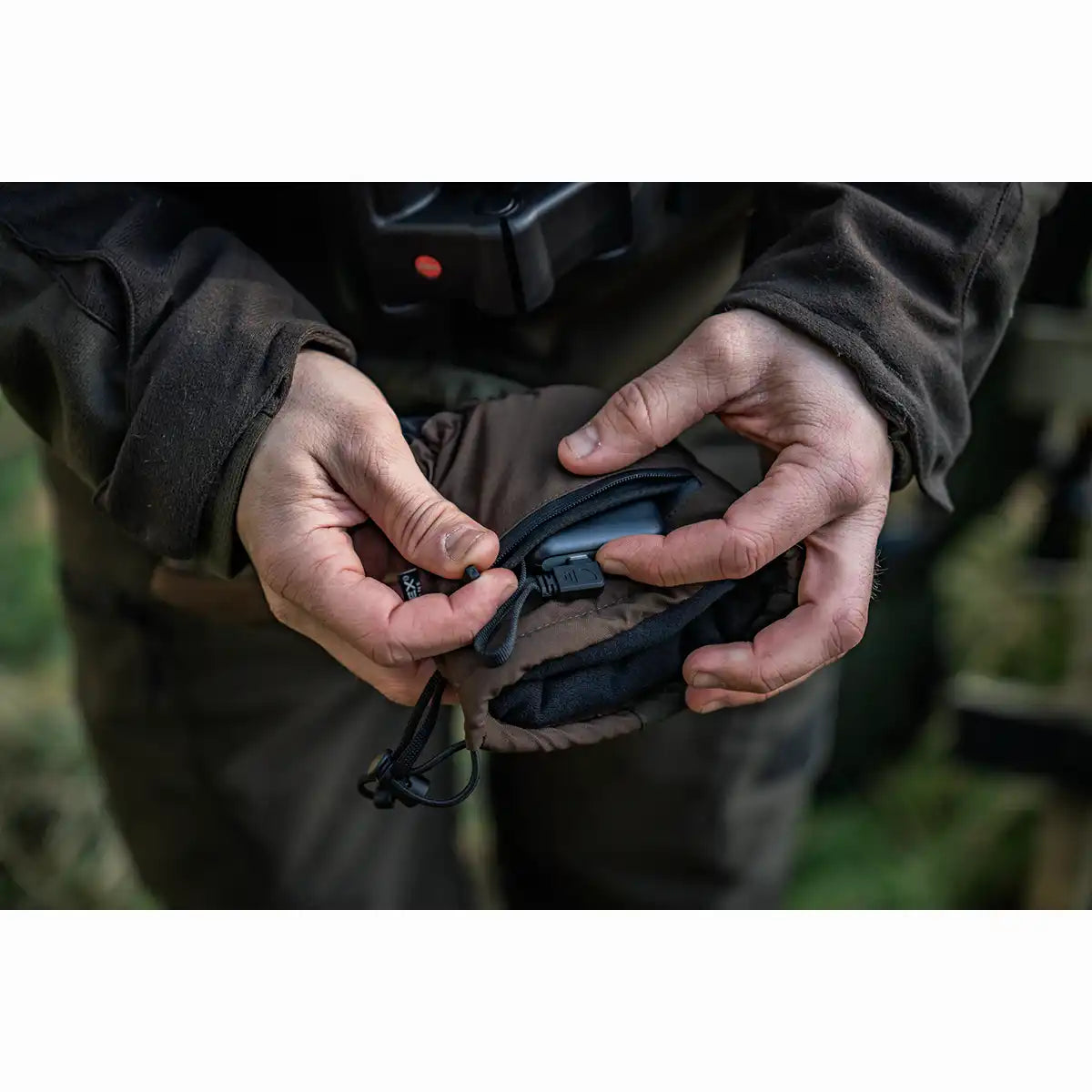 Seeland Celsius Heat Gloves - Power Bank Pocket Seeland Celsius Heat Gloves - Power Bank Pocket