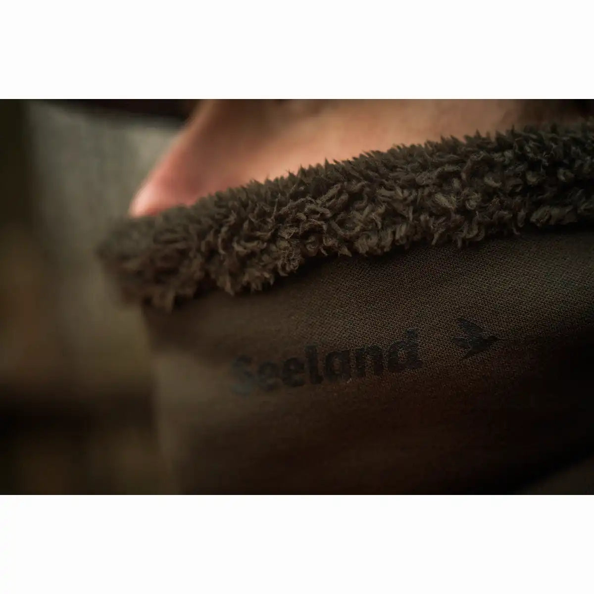 Seeland Iron Neck Gaiter - Front Close Up Seeland Iron Neck Gaiter - Front Close Up