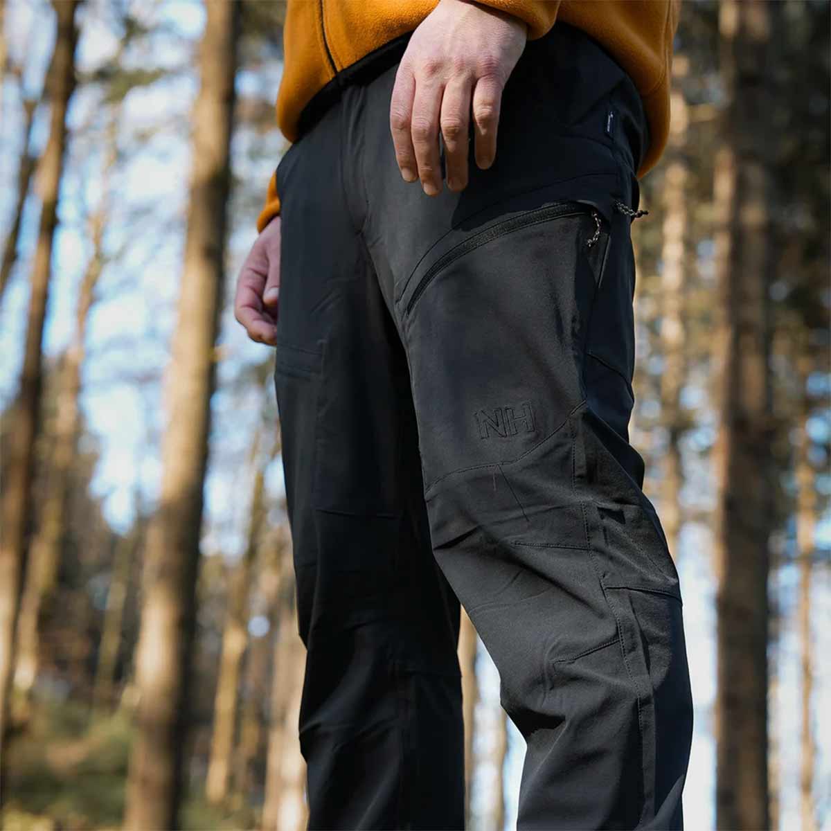 Northern Hunting Toke Light Tanatex Outdoor Trousers - Black - Model Northern Hunting Toke Light Tanatex Outdoor Trousers - Black - Model