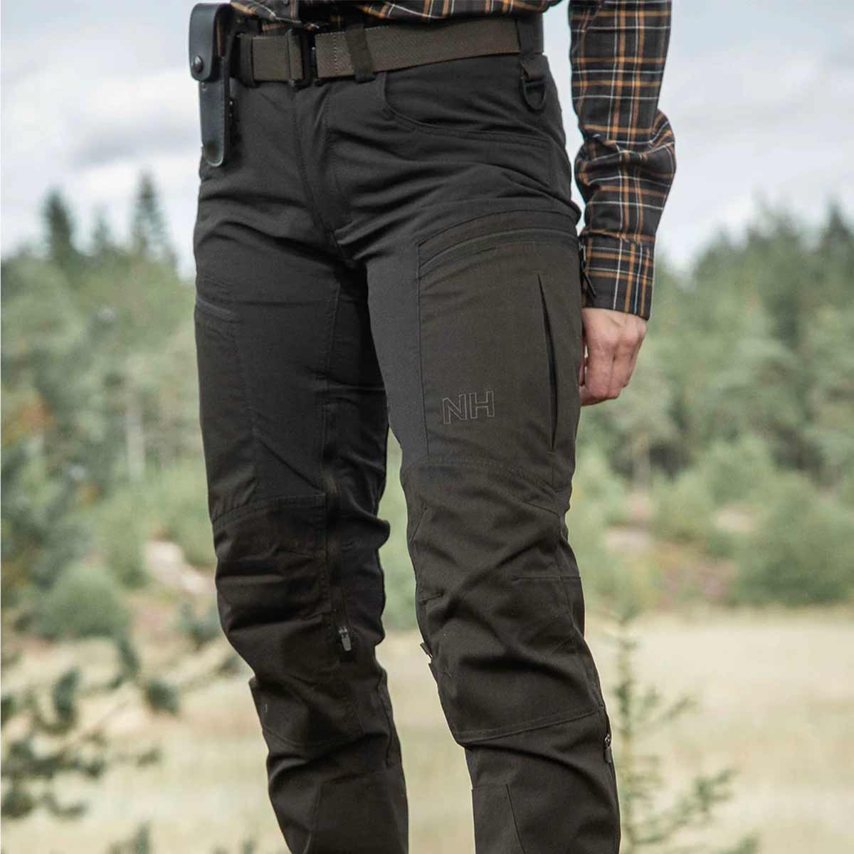 Northern Hunting Tyra Pro Women's Outdoor Trousers - Dark Green - Model Northern Hunting Tyra Pro Women's Outdoor Trousers - Dark Green - Model