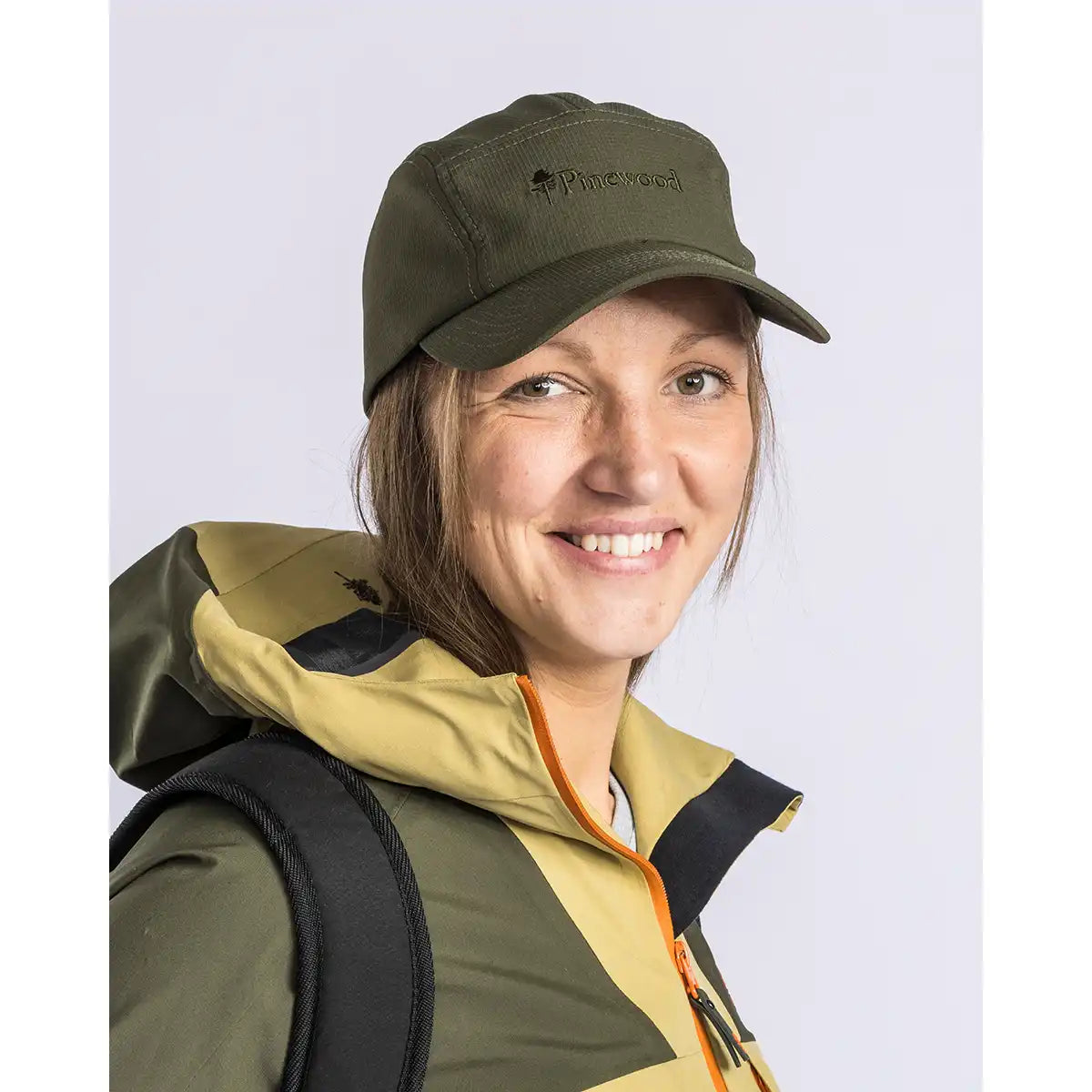 Pinewood InsectSafe Cap- Moss Green- on model