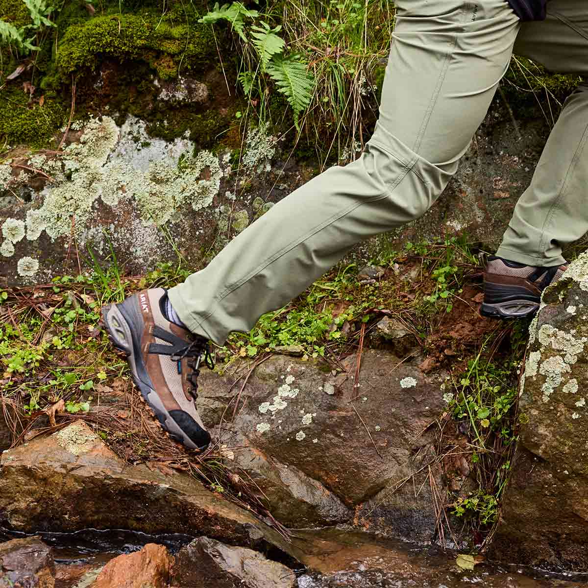 Ariat Men's Traverse Low Waterproof Hiking Shoes - Brown Bark - Model