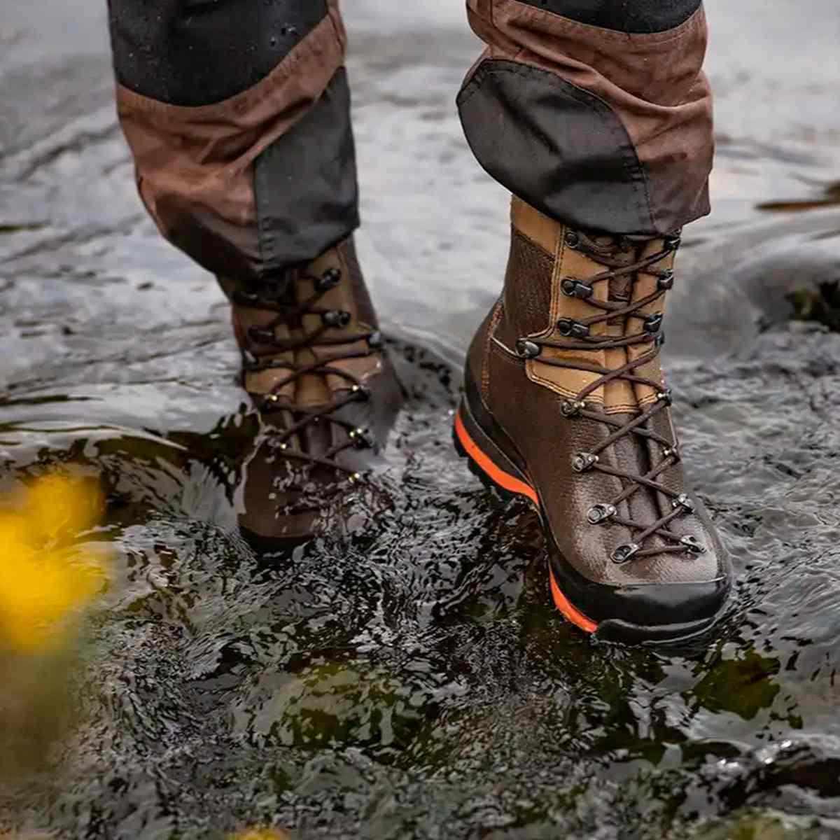 Dedito Luca Boot - Worn By Model - In Water