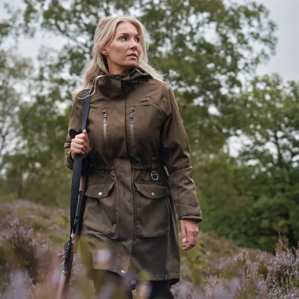 Northern Hunting Eira SIF Women's Hunting Jacket - Model