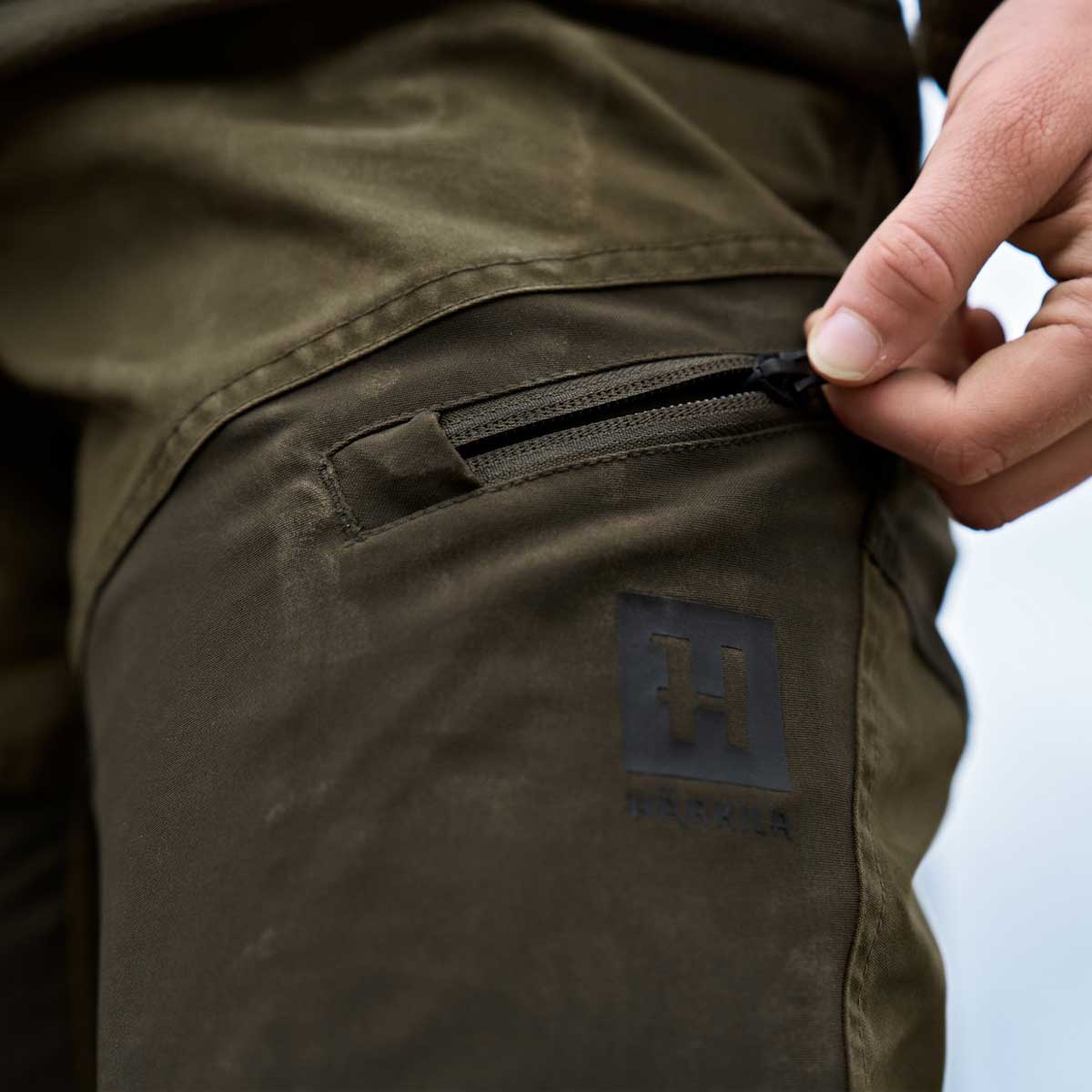 Harkila Fjell Womens Trousers - Thigh Pocket Detail