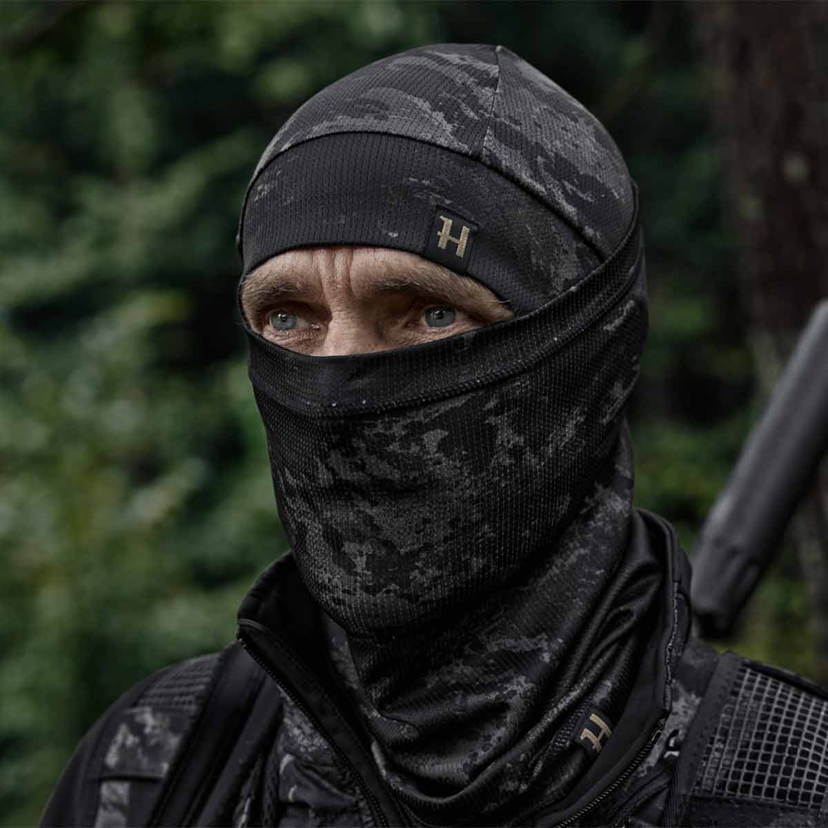 Harkila Noctyx Camo Neck Gaiter - Model