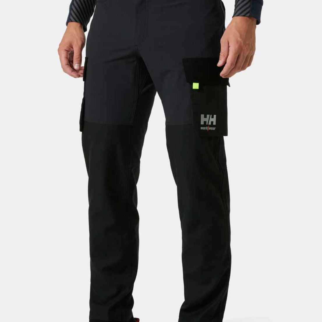 Helly-Hansen-Oxford--4X-Service-Pant-Ebony-Black-Lifestyle-a