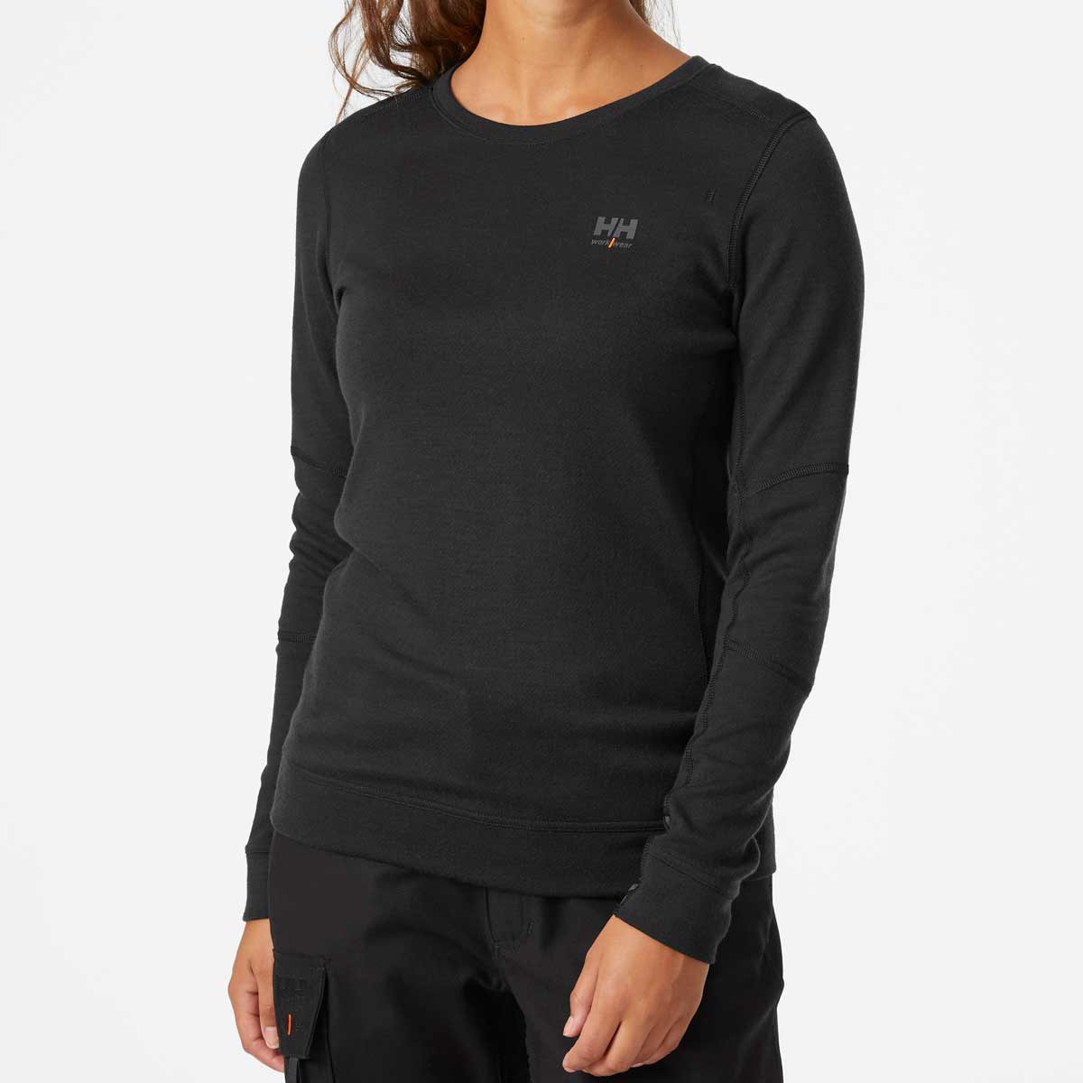     Helly-Hansen-Women_s-Lifa-Merino-Crewneck-onbody
