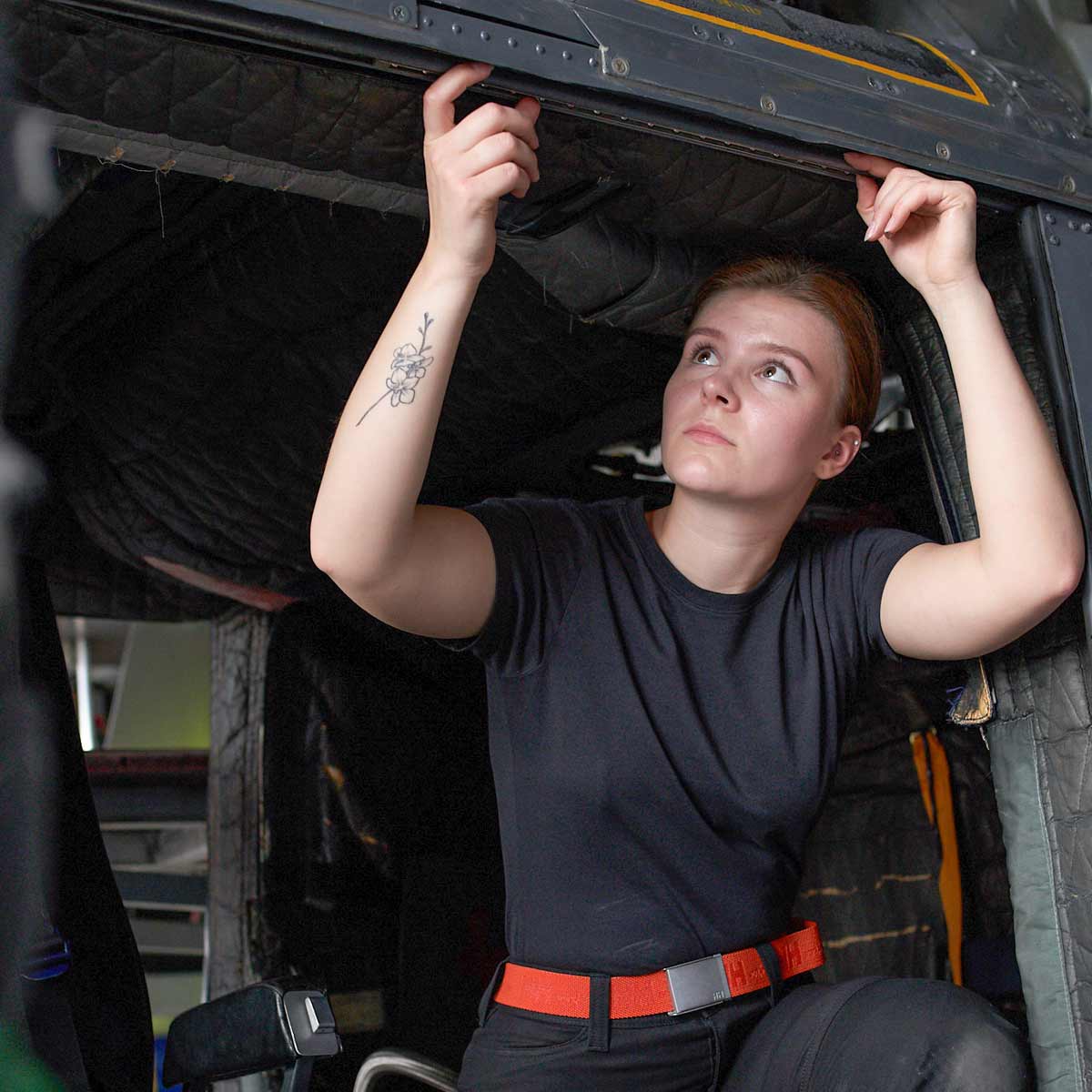 Helly-Hansen-Women_s-Manchester-T-shirt-Lifestyle-b