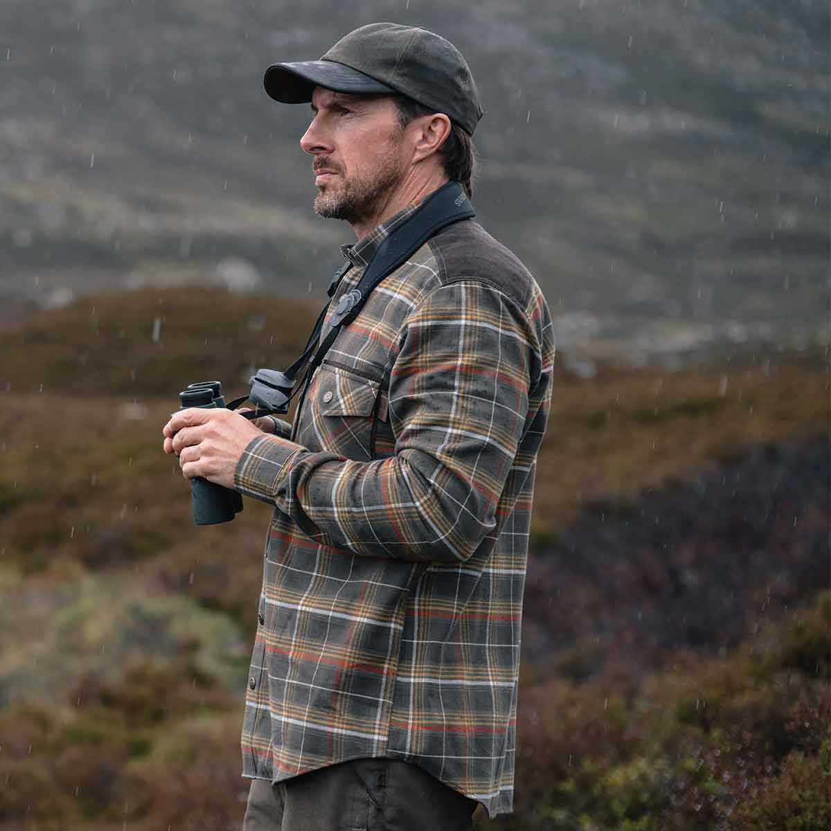 Hoggs of Fife Glenmore Hunting Shirt - Side on