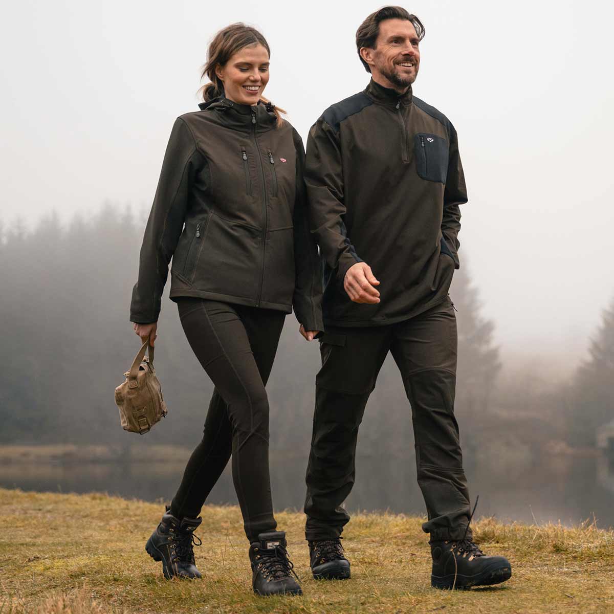 Hoggs of Fife Skye Ladies Active Thermal Leggings - Model