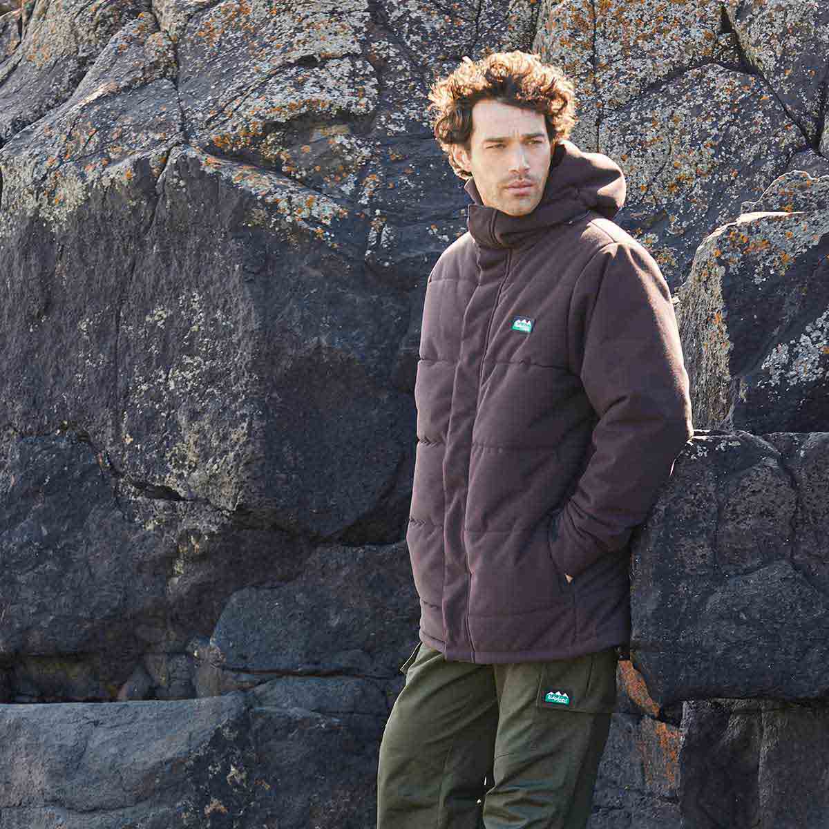 Mens Tundra Thermal Jacket - Deep Bark - Model