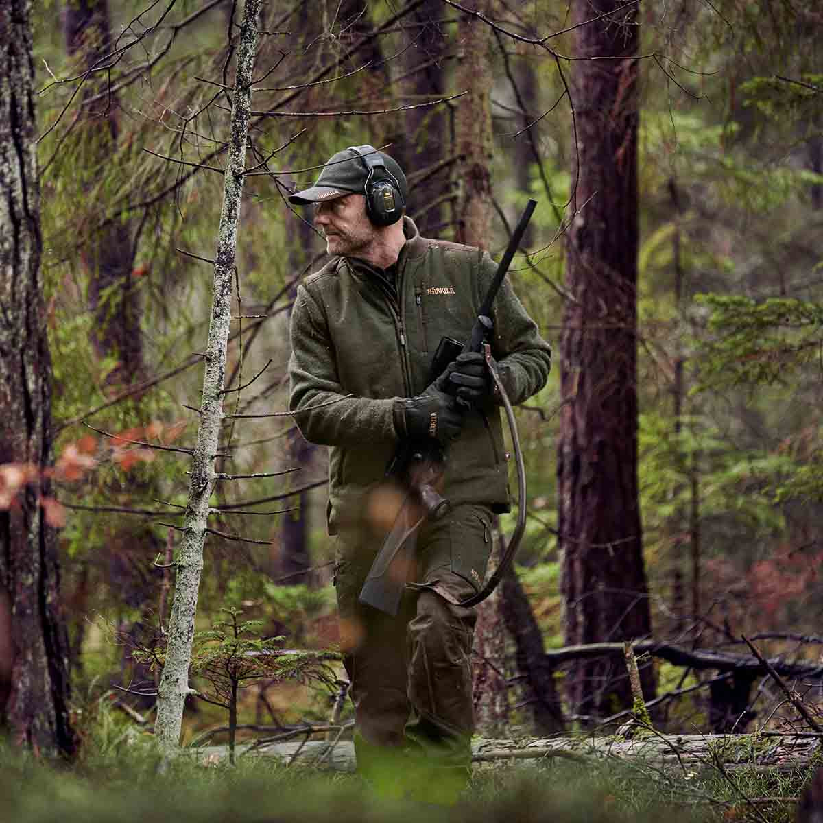 Harkila Metso Active Cap - On Model