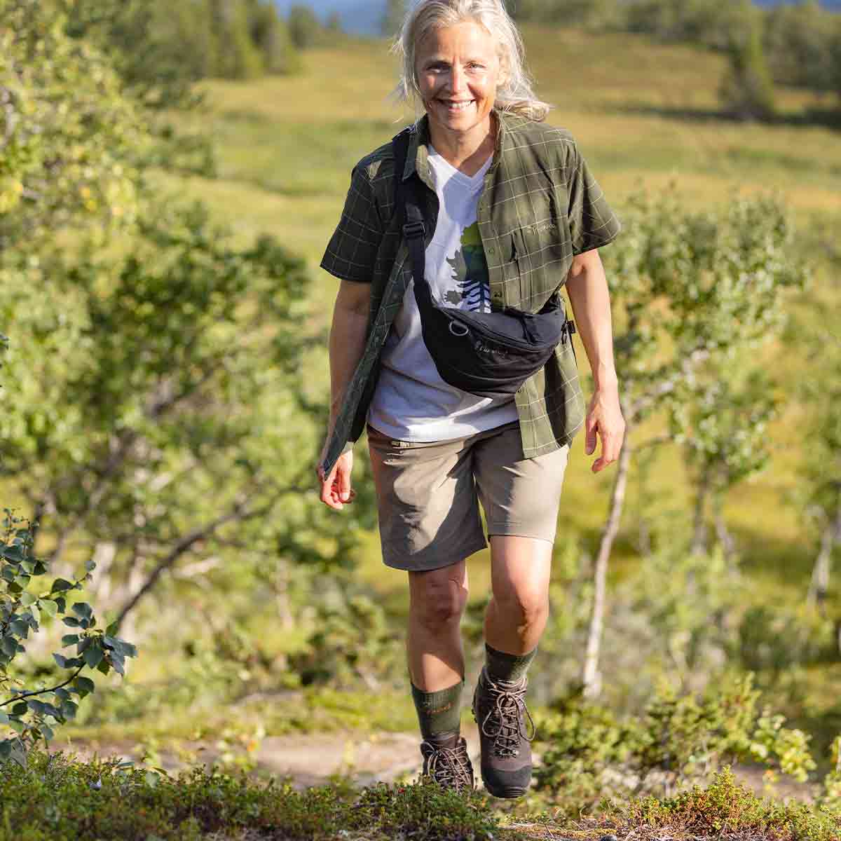 Pinewood Abisko Women's Light Stretch Shorts - Mole Brown - Model
