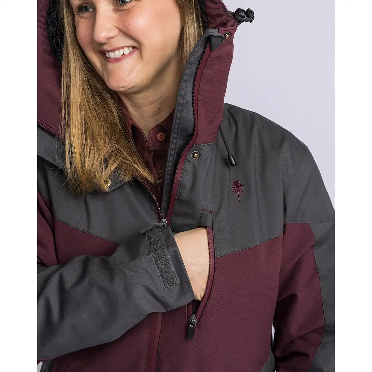 Pinewood Women's Finnveden Hybrid Extreme Jacket - Earth Plum/Dark Anthracite - Front Chest Pocket Detail