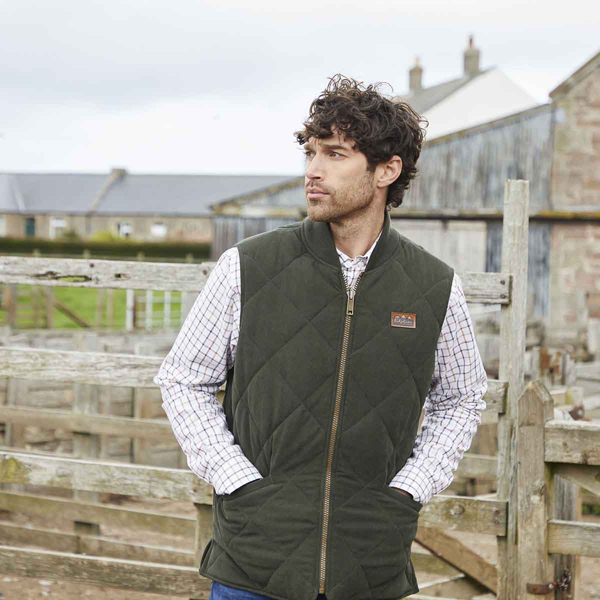 Ridgeline Men's Wester Skeld Gilet - Deep Forest - Lifestyle