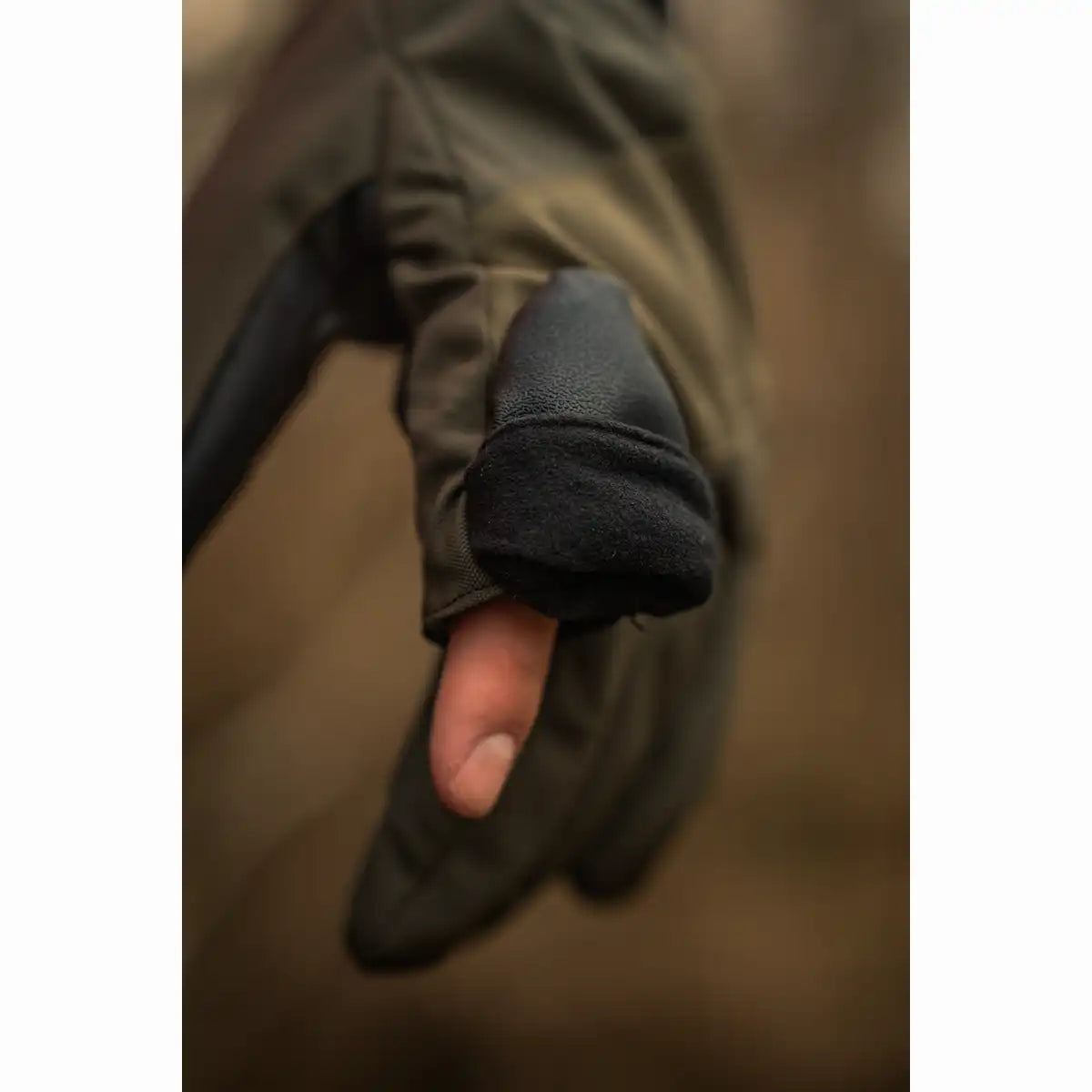 Seeland Trigger Fold-Back Gloves - Trigger Finger Close Up