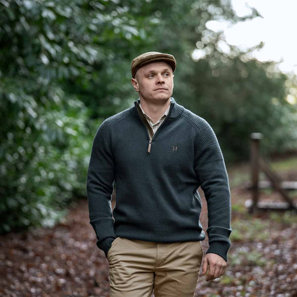 Harkila Vincent Merino V-Neck Pullover - Dark Navy - Lifestyle