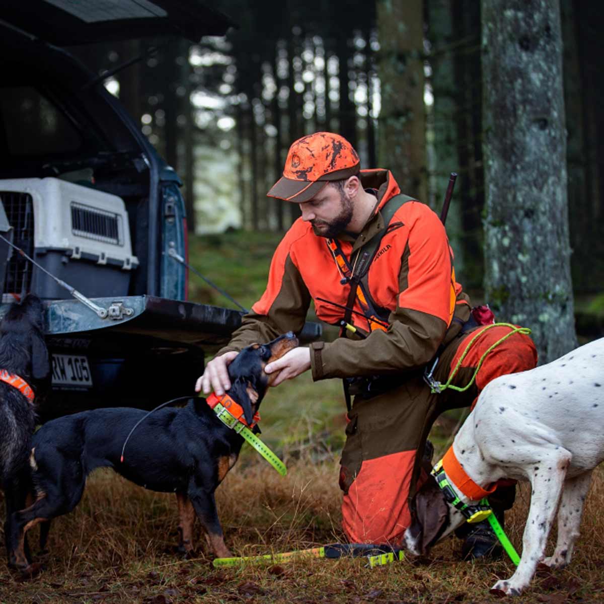 Harkila Wild Boar Pro Light Cap - On Model 2